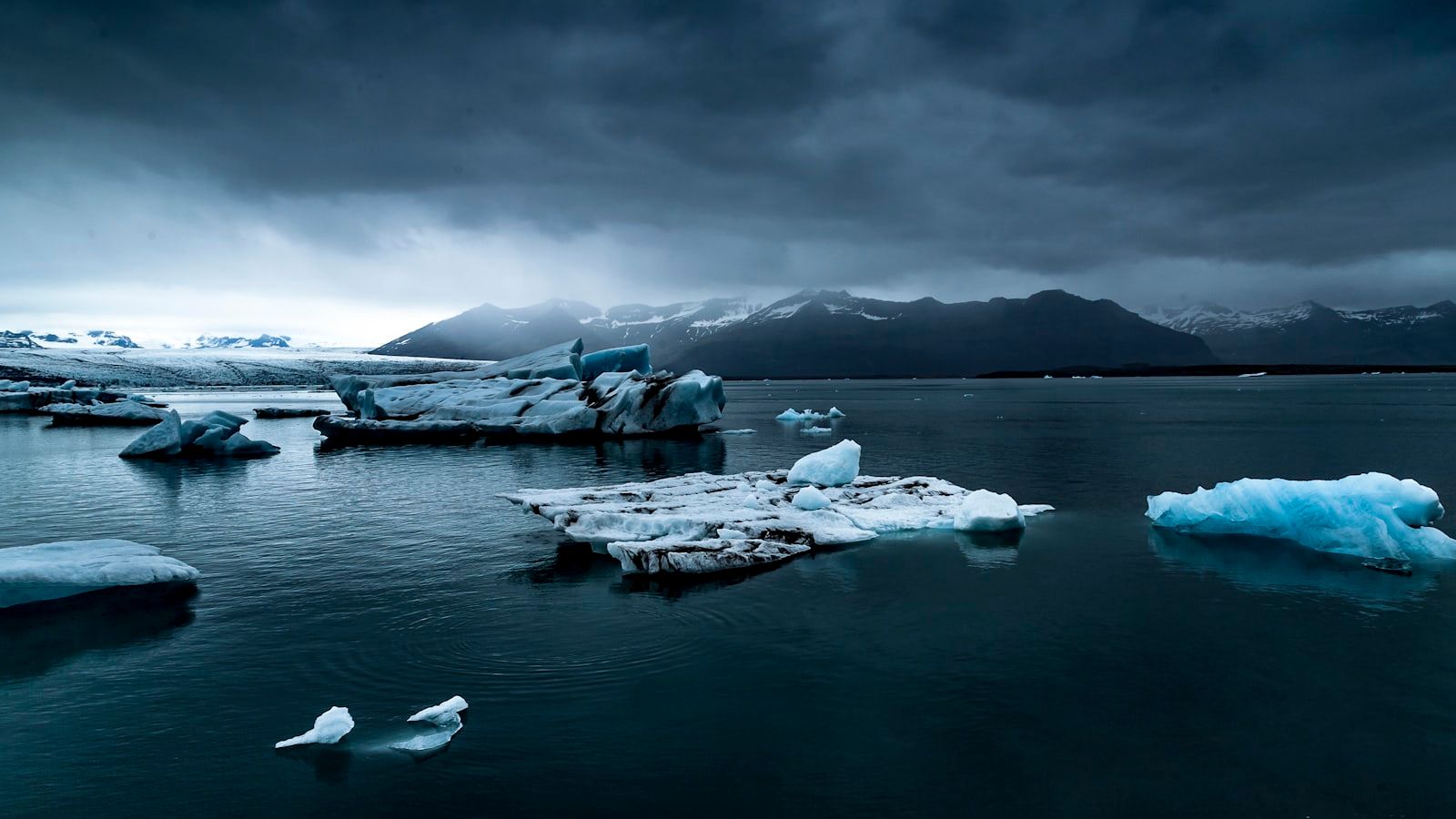 Reykjavik to Jökulsárlón Road Trip (4 Days)